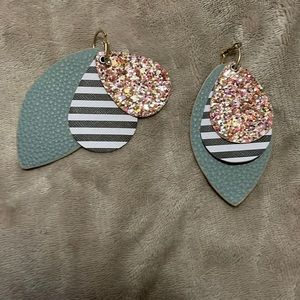 3 in 1 earrings. Mix and match for different patterns